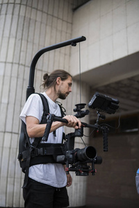 新时代工厂的观察者与讲述者 锯工影像记录与专业制作服务